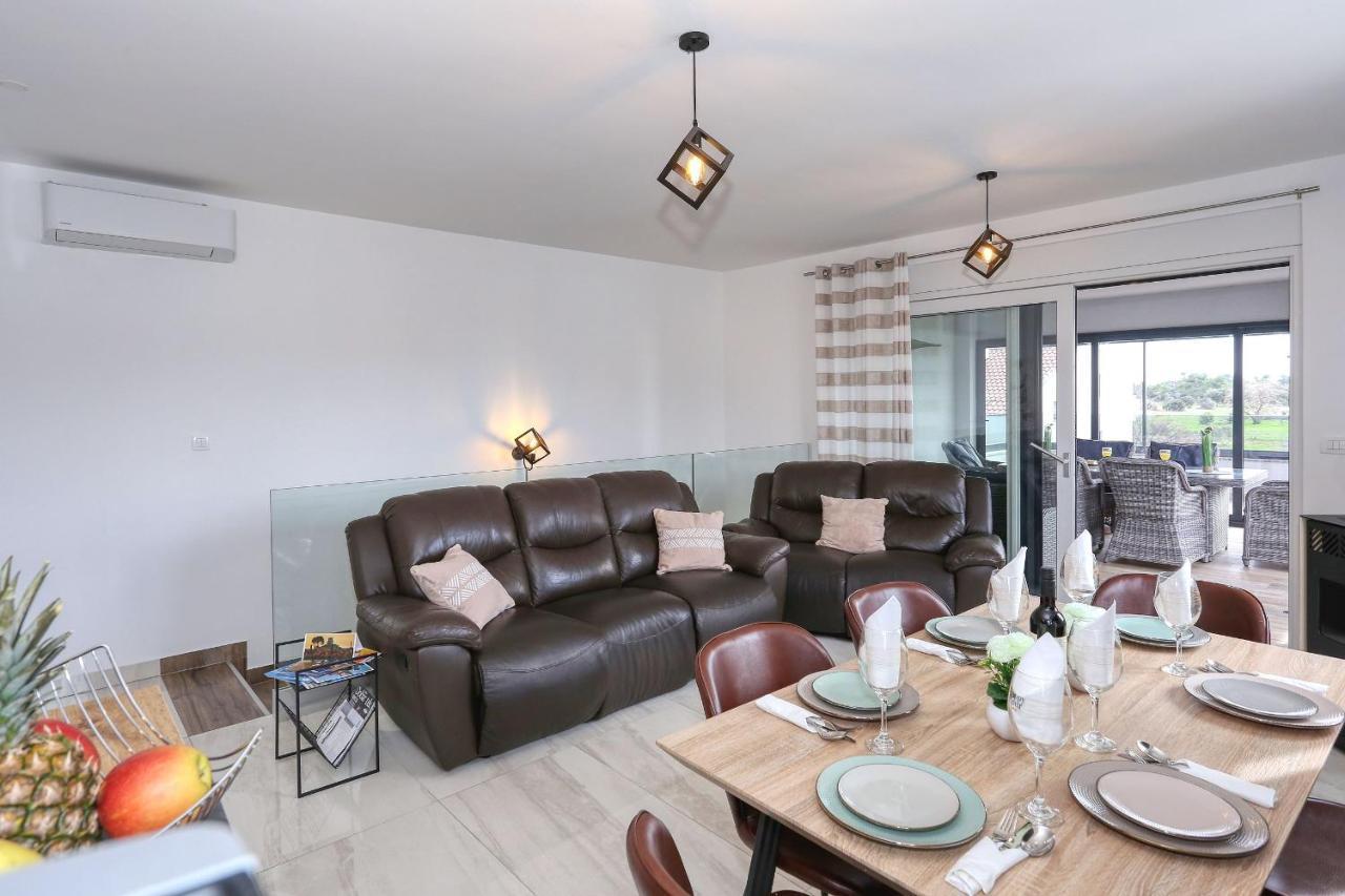 Luxury Apartment Isabell Zaton  Kültér fotó