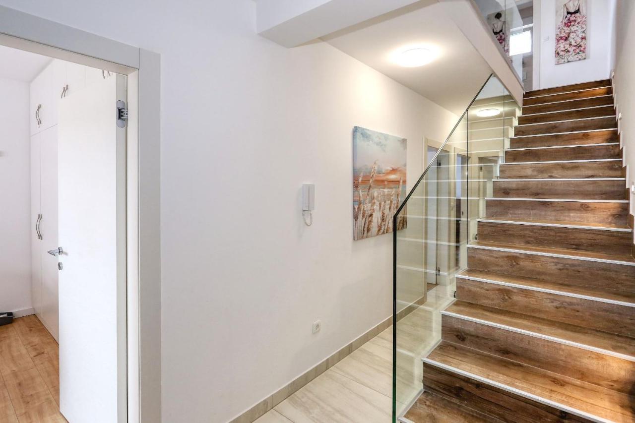 Luxury Apartment Isabell Zaton  Kültér fotó
