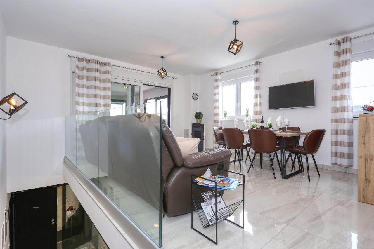 Luxury Apartment Isabell Zaton  Kültér fotó
